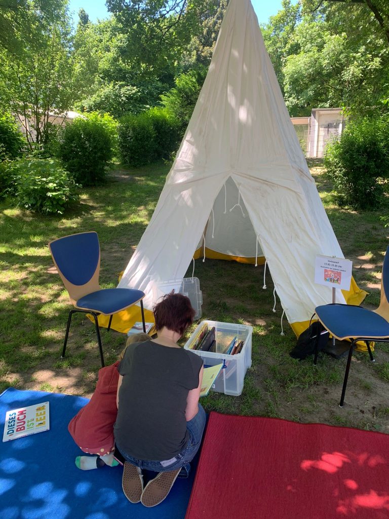 Ein Zelt beim Sommerfest der Theodor-Heuss-Schule